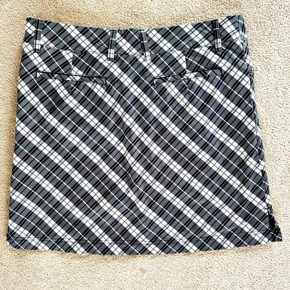 A U R plaid Skort - Picture 2 of 5